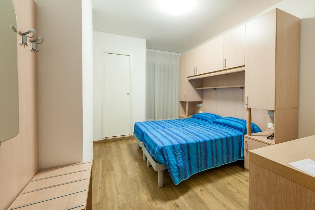 Hotel Garni Losanna Bibione Oda fotoğraf